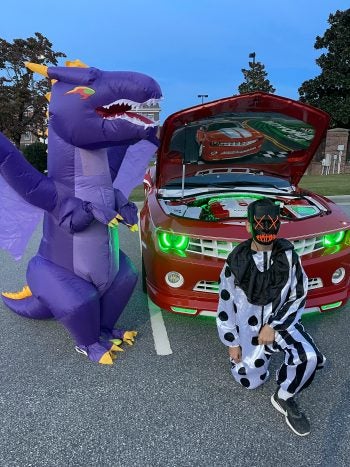 Families-Enjoy-Clinic-Trunk-or-Treat1